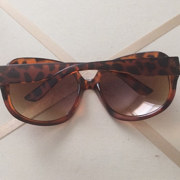 Sunglasses - Picture 2 of 3